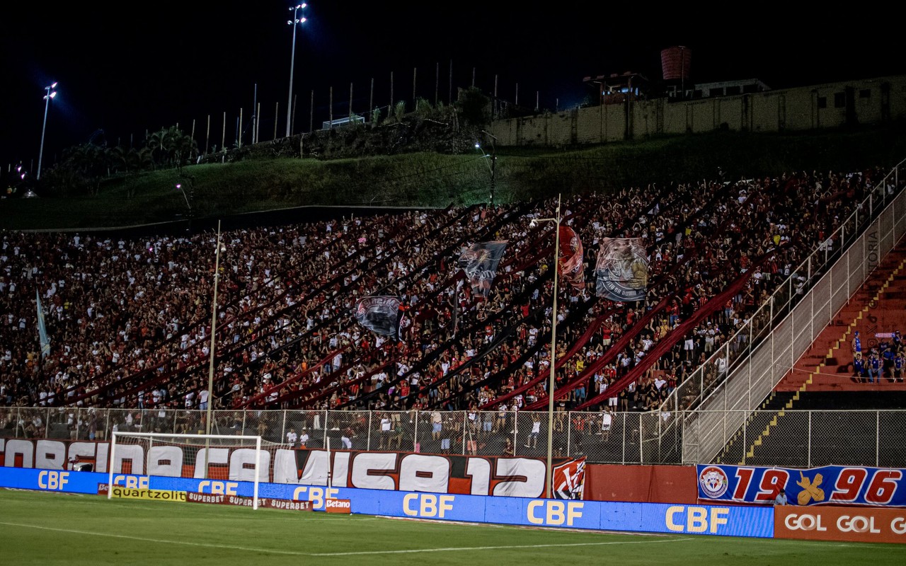 Torcida do Vitória faz a festa no Barradão (Foto: Victor Ferreira / EC Vitória)
