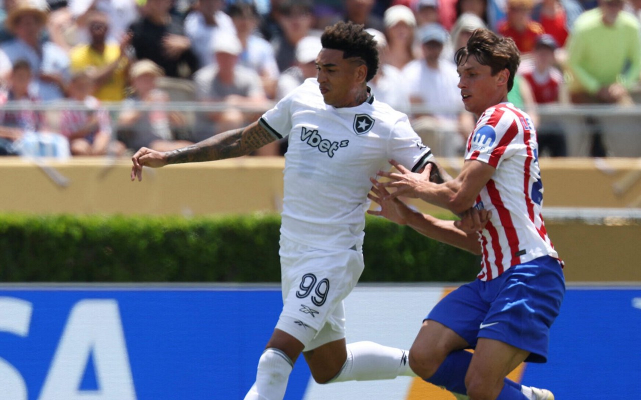 Igor Jesus em campo pelo Botafogo contra ATlético de Madrid pelo Mundial de Clubes (Foto: Patrick T. Fallon/AFP)