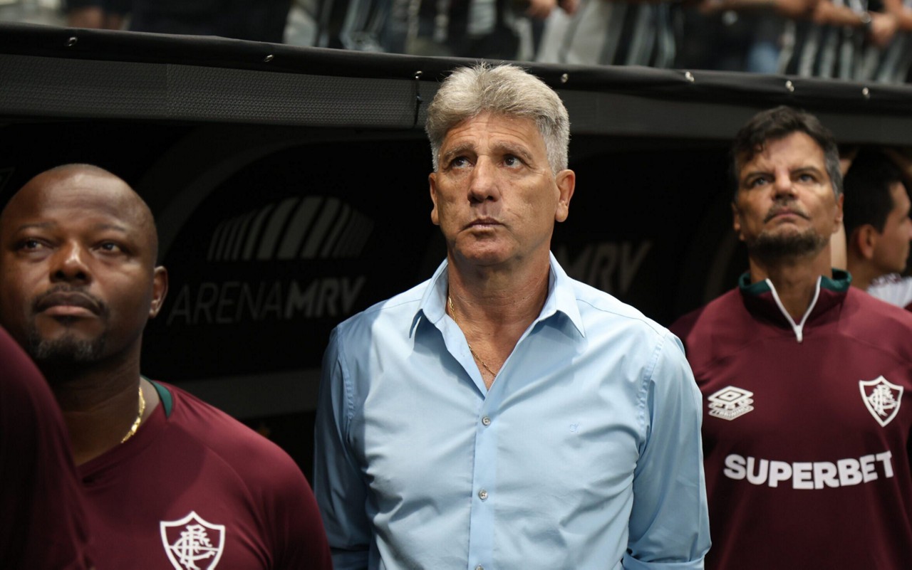 Renato Gaúcho comanda o Fluminense contra o Borussia Dortmund (FOTO: LUCAS MERÇON/FLUMINENSE F.C.)