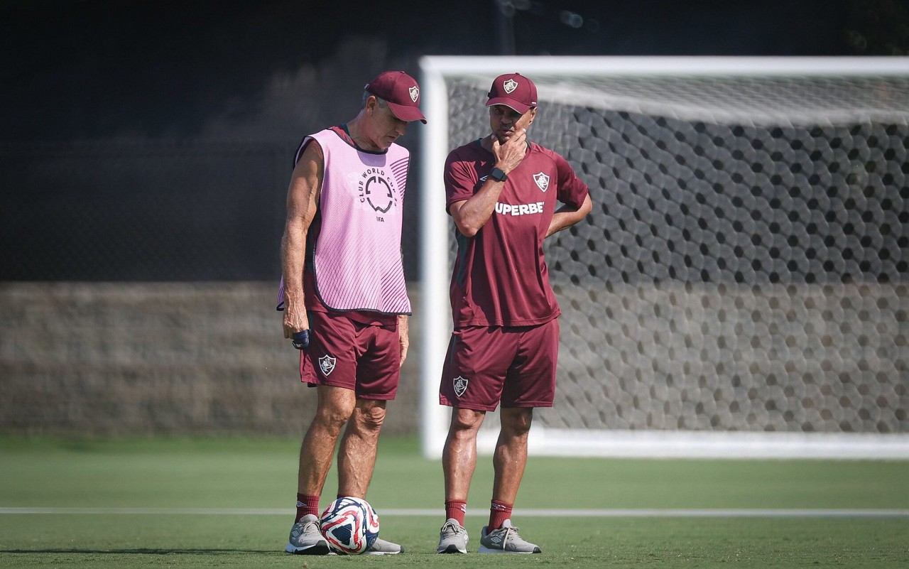 Renato e seu auxiliar, Alexandre Mendes (Foto: Marcelo Gonçalves/FFC)