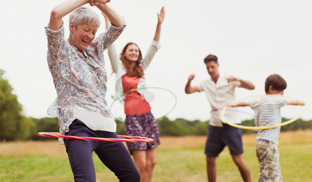 Embora mais associado à infância, o ato de brincar traz benefícios também para os adultos