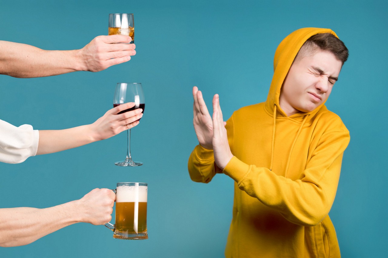 Pessoas que recusam bebidas alcoólicas sentem o preconceito aumentar no final do ano