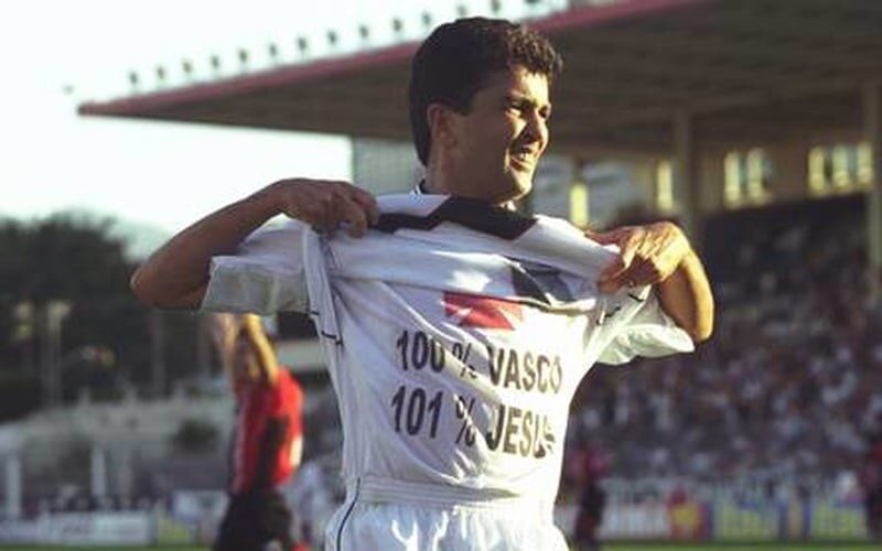 Bebeto brilhou no Beira-Rio e marcou os dois gols da vitória do Vasco sobre o Internacional pela semifinal do Brasileirão de 1989. (Foto: Vasco)