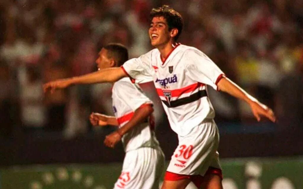Em 2001, Com Kaká, França e Luis Fabiano, São Paulo goleia o Inter em pleno Beira-Rio. (Reginaldo Castro/AG. Lancepress!)