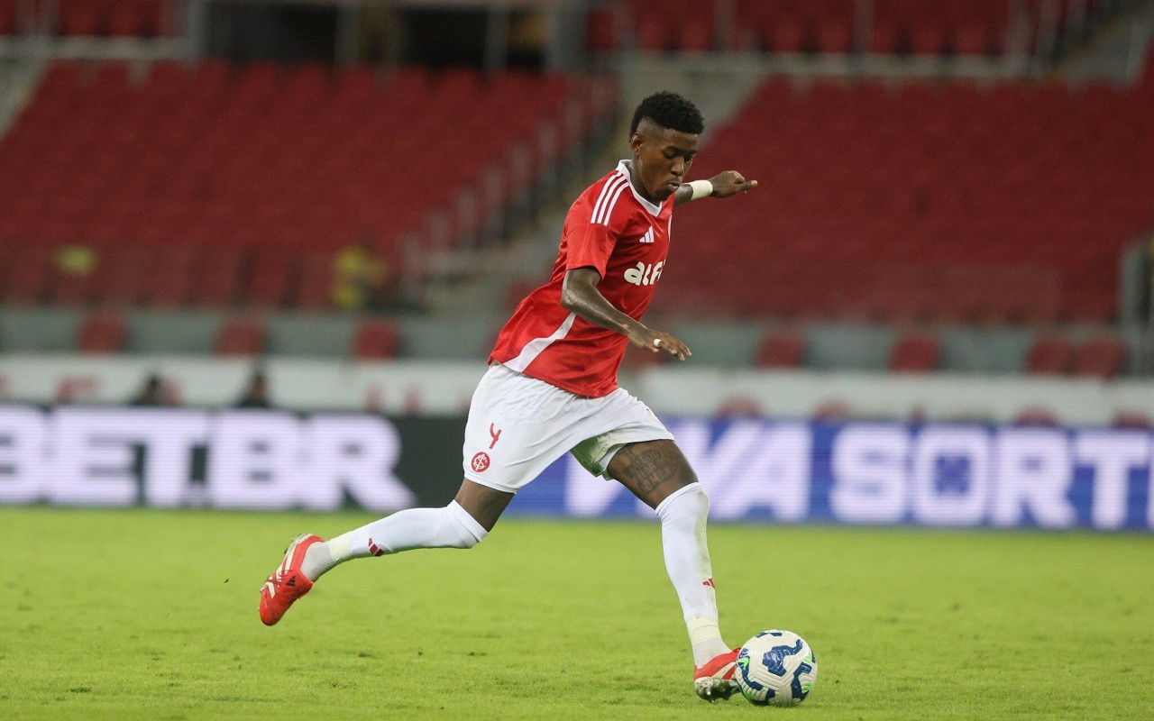 Titular do Inter, Vitão está na mira dos europeus (Foto: Ricardo Duarte/SC Internacional)