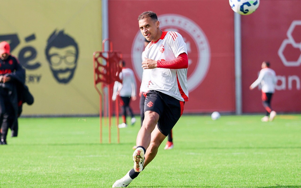 Alan Patrick é ausência de peso no Inter (Foto: Ricardo Duarte/SC Internacional)