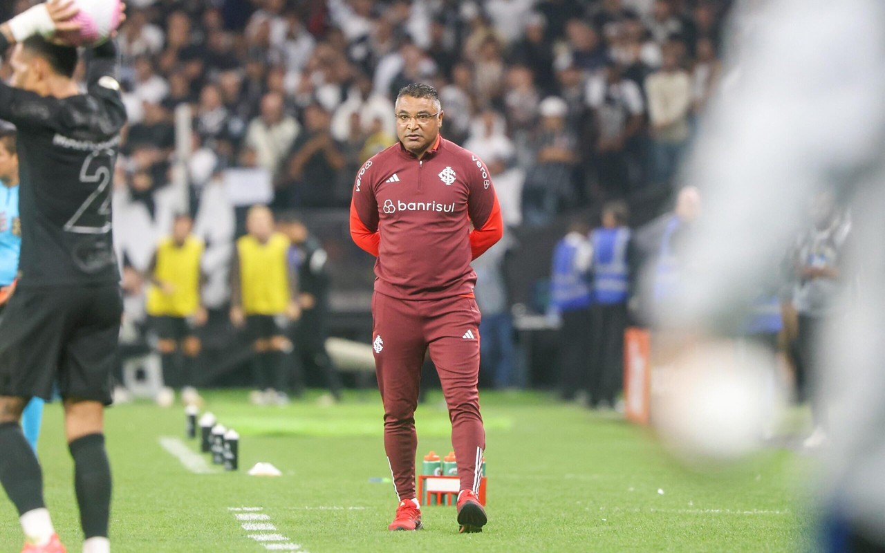 Roger Machado disse que mudanças ainda serão feitas (Foto: Ricardo Duarte/SC Internacional)