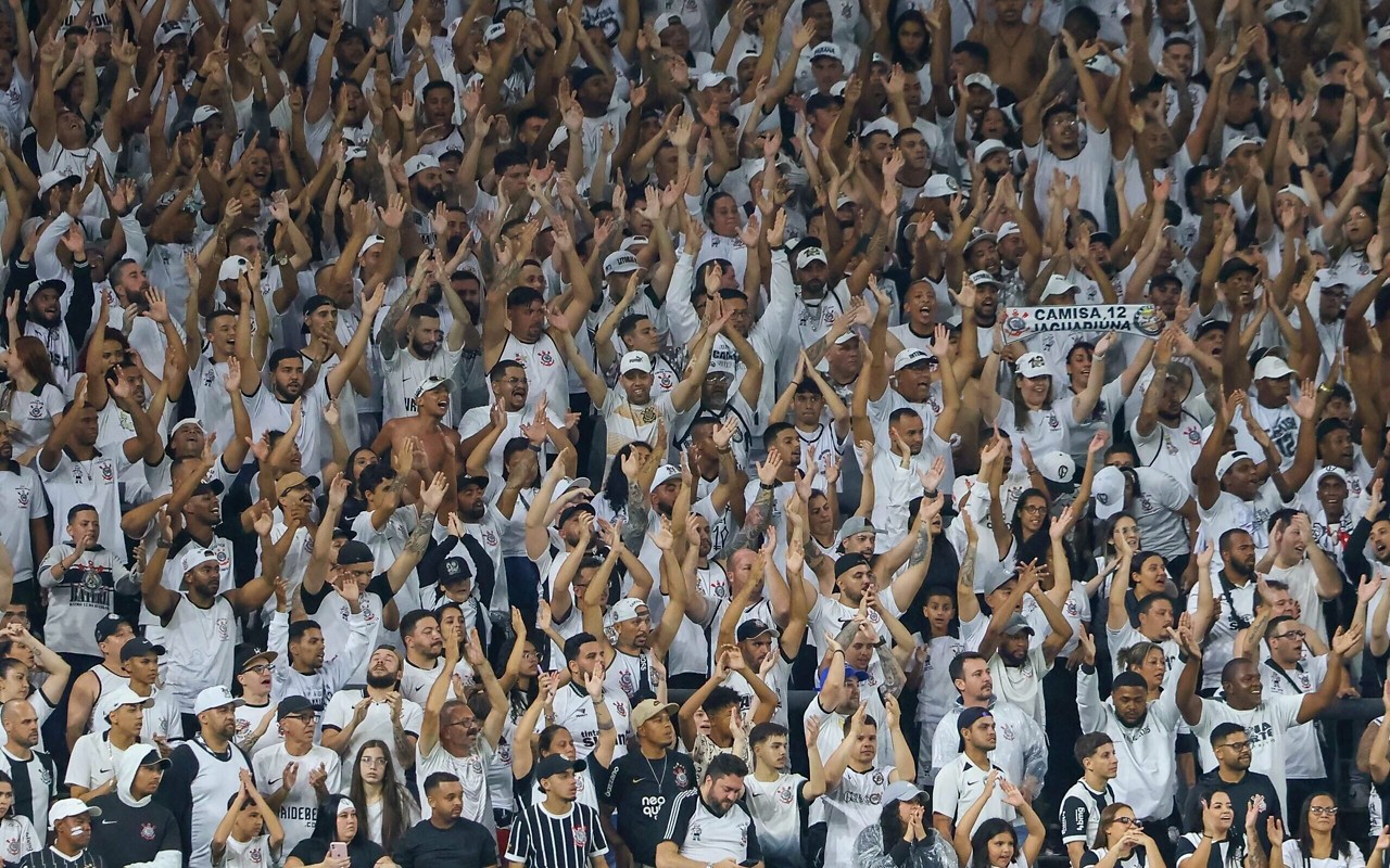 Torcida do Corinthians na Neo Química Arena (Foto: Joisel Amaral/AGIF)
