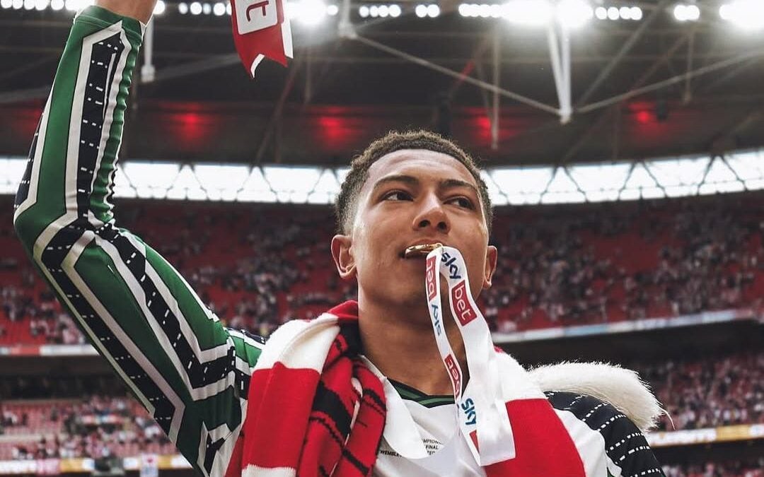 Jobe Bellingham comemorando acesso à Premier League pelo Sunderland (Foto: Reprodução/Instagram)