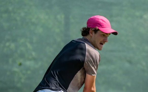 João Fonseca treina para a estreia do ATP de Halle, na Alemanha (Divulgação)