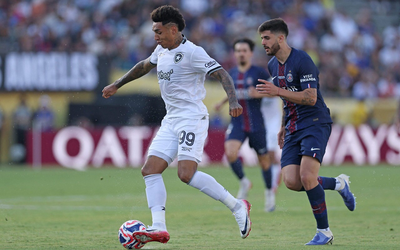 Beraldo foi criticado por atuação contra o Botafogo (Foto: Stu Forster / GETTY IMAGES NORTH AMERICA / Getty Images via AFP)