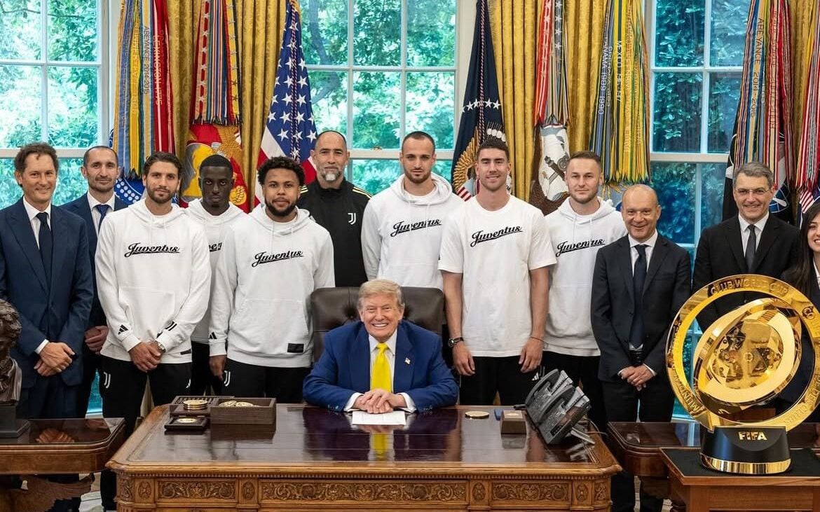 Jogadores da Juventus visitam o presidente Donald Trump na Casa Branca (Foto: Divulgação/Juventus)