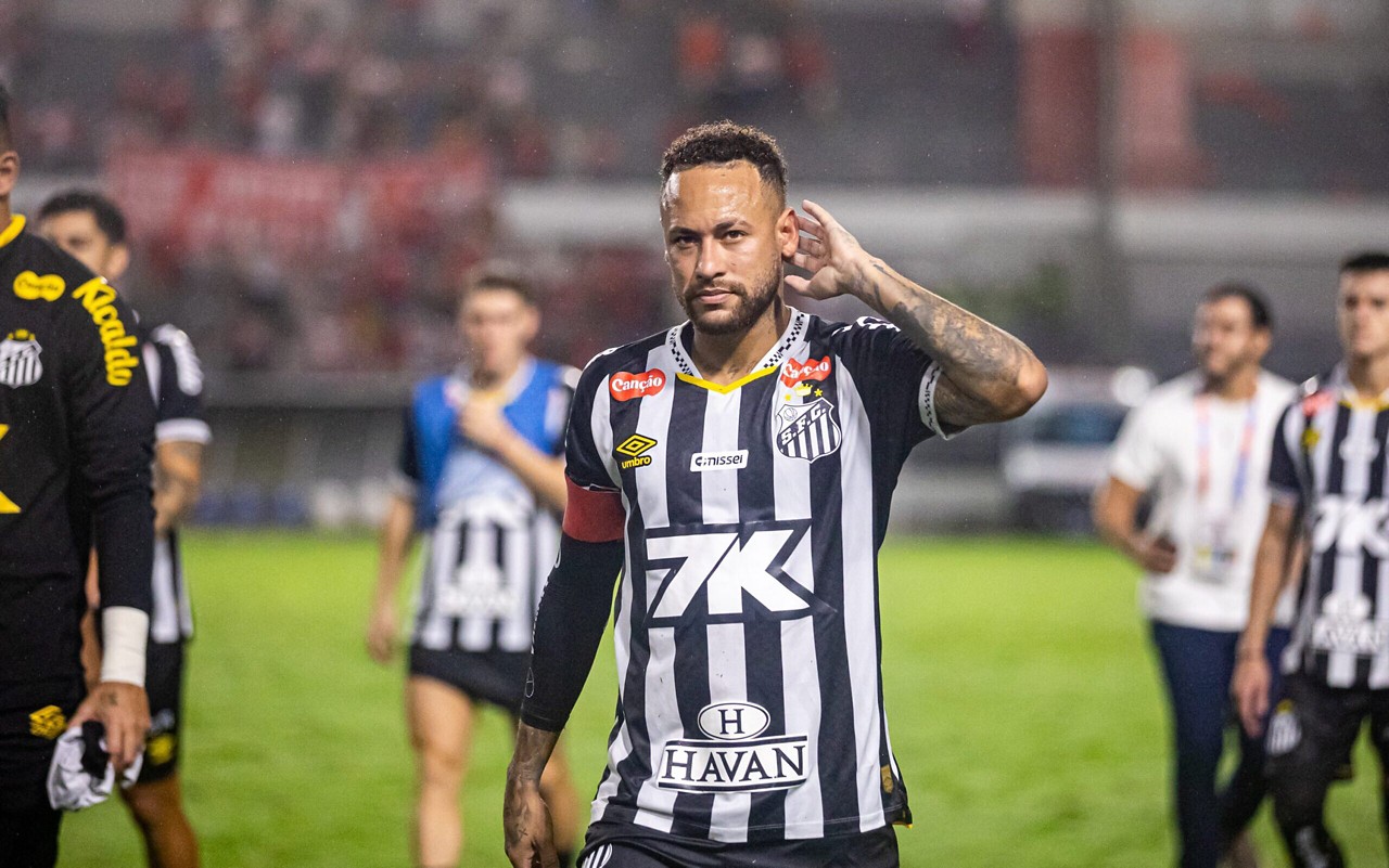 Neymar foi eliminado da Copa do Brasil com o Santos (Foto: Itawi Albuquerque/AGIF)