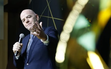 Infantino durante lançamento do Tour do Troféu do Mundial de Clubes 2025 (Foto: Instagram/@gianni_infantino)