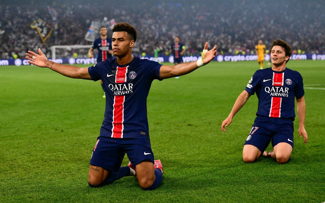 Doué comemora segundo gol do PSG contra a Inter de Milão na final da Champions League (Foto: Marco Bertorello/AFP)
