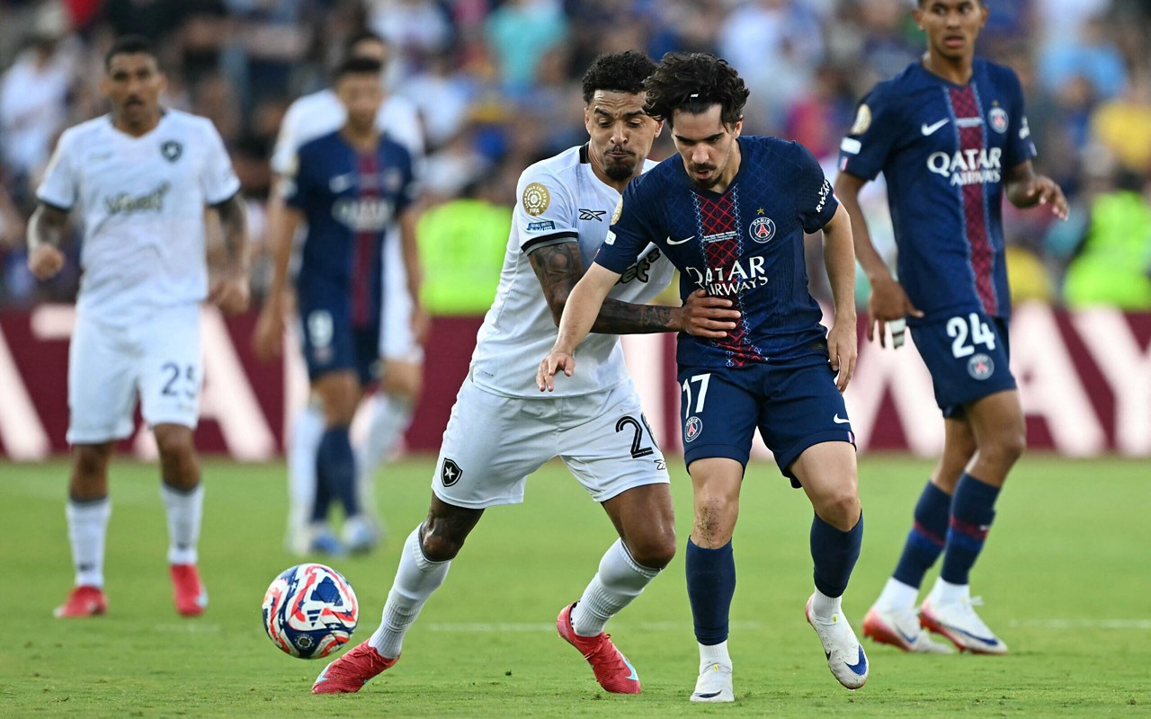 Jogos de hoje: o PSG enfrenta o Seattle Sounders (Foto: YURI CORTEZ / AFP)
