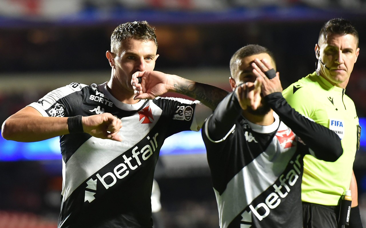 Vasco venceu o São Paulo fora de casa (Foto: Jota Erre/AGIF)