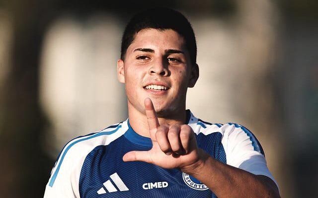 Meia Baptistella, da base do Cruzeiro, tem atraído atenção de clubes europeus (Foto: Gustavo Martins/Cruzeiro)