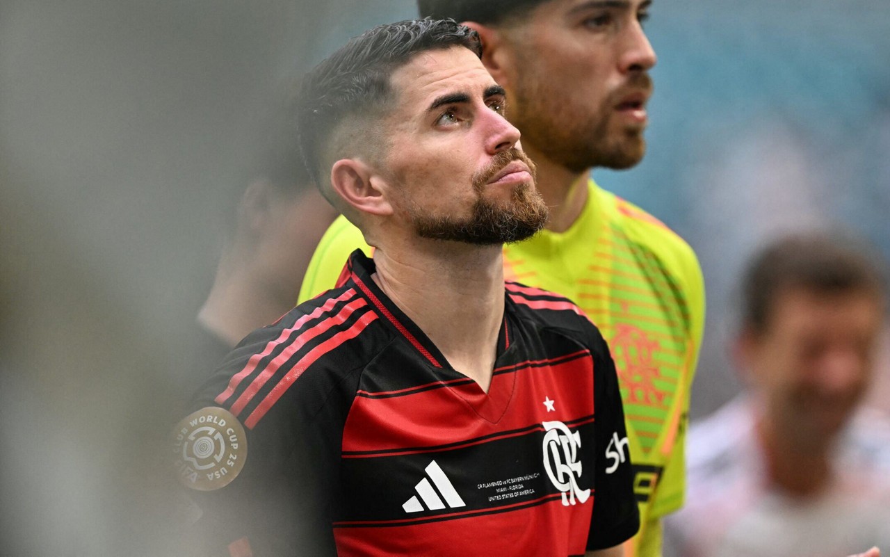 Jorginho lamenta derrota do Flamengo para o Bayern de Munique no Mundial de Clubes (Foto: PATRICIA DE MELO MOREIRA / AFP)