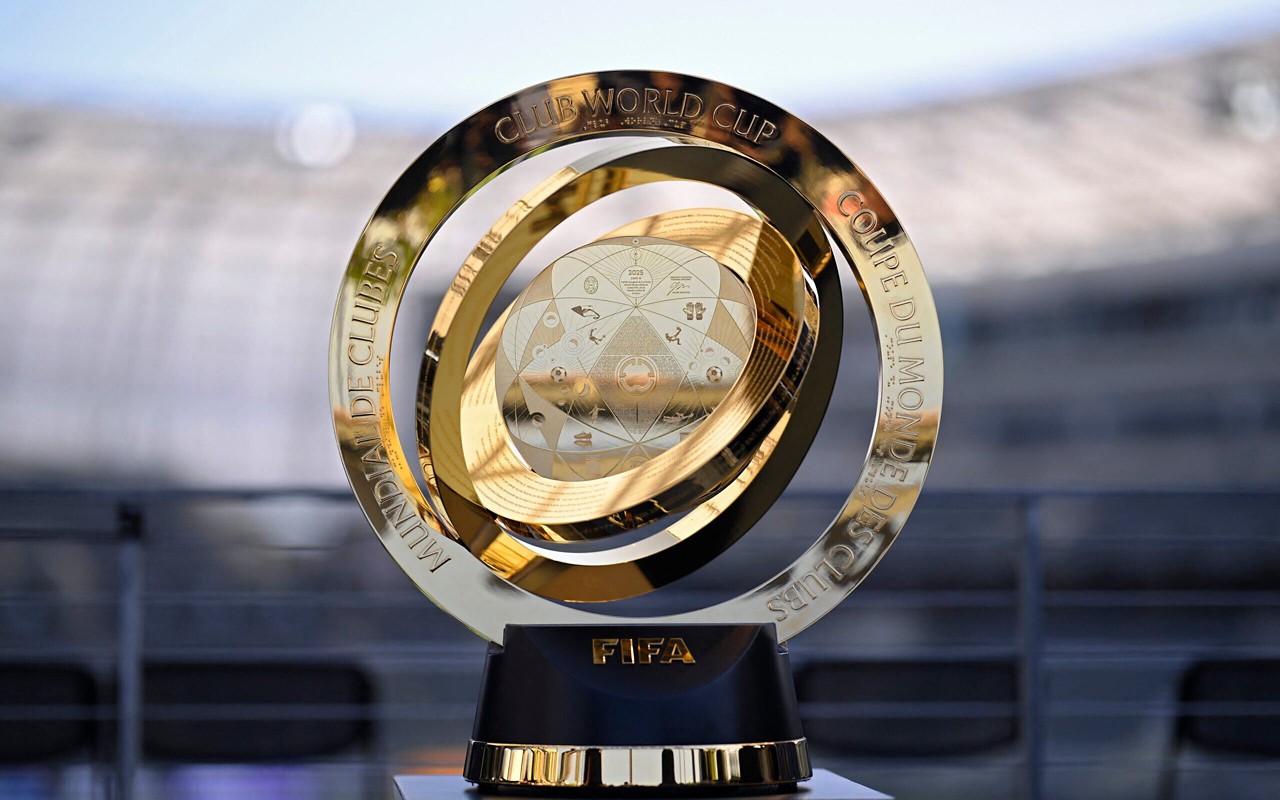 Troféu do Mundial de Clubes exposto durante partida entre Los Angeles FC e Sporting Kansas City (Orlando Ramirez/Getty Images via AFP)