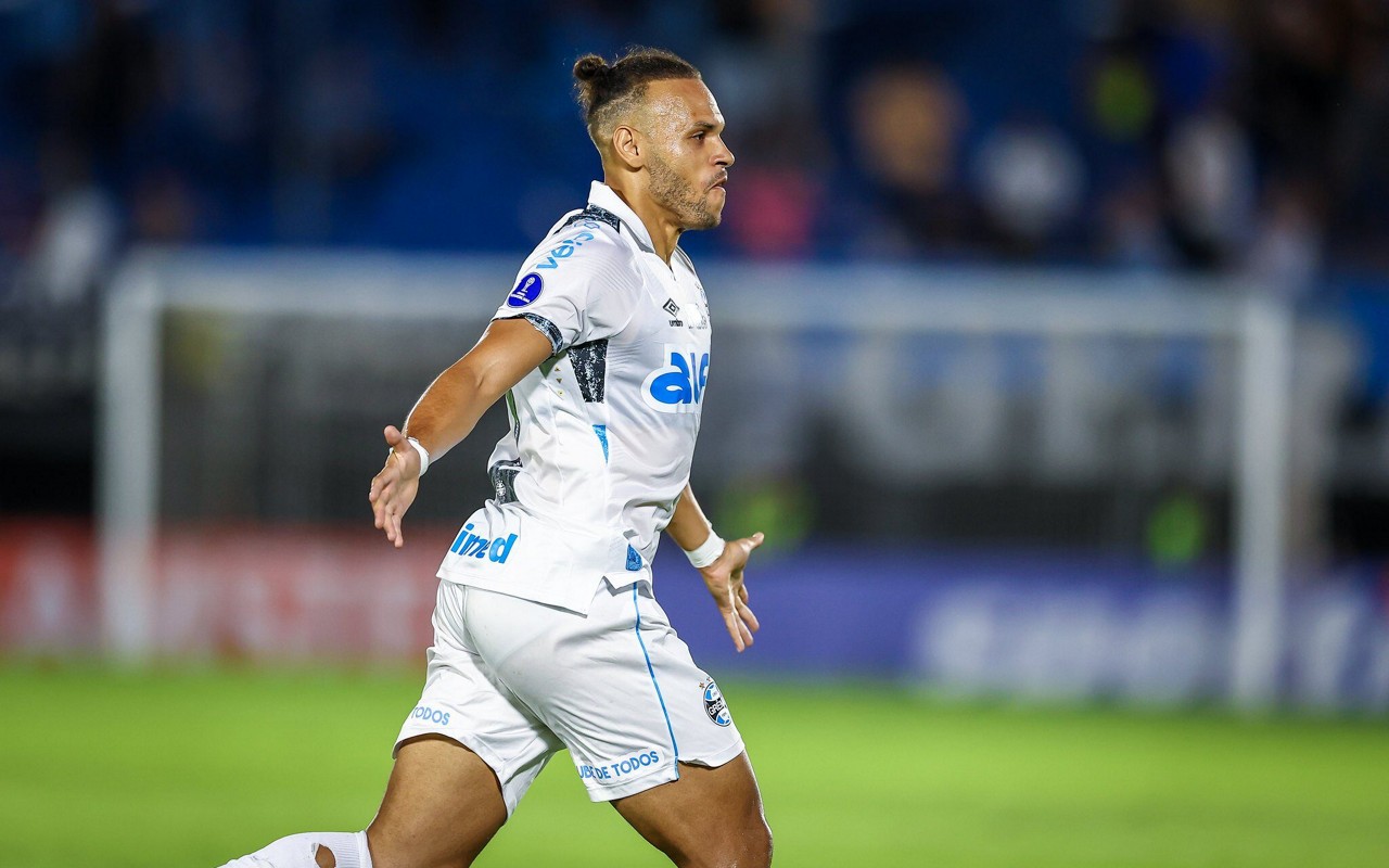 Braithwaite, o "Libertador" do Grêmio pelo jornal "Marca" (Foto: Lucas Uebel/Grêmio FBPA)