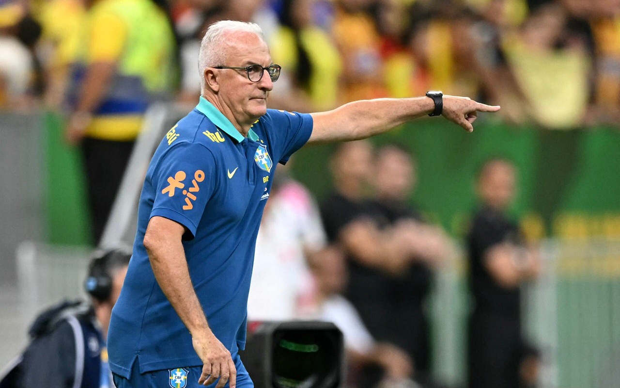 Dorival foi criticado em Argentina x Brasil, pelas Eliminatórias (Foto: EVARISTO SA/AFP)