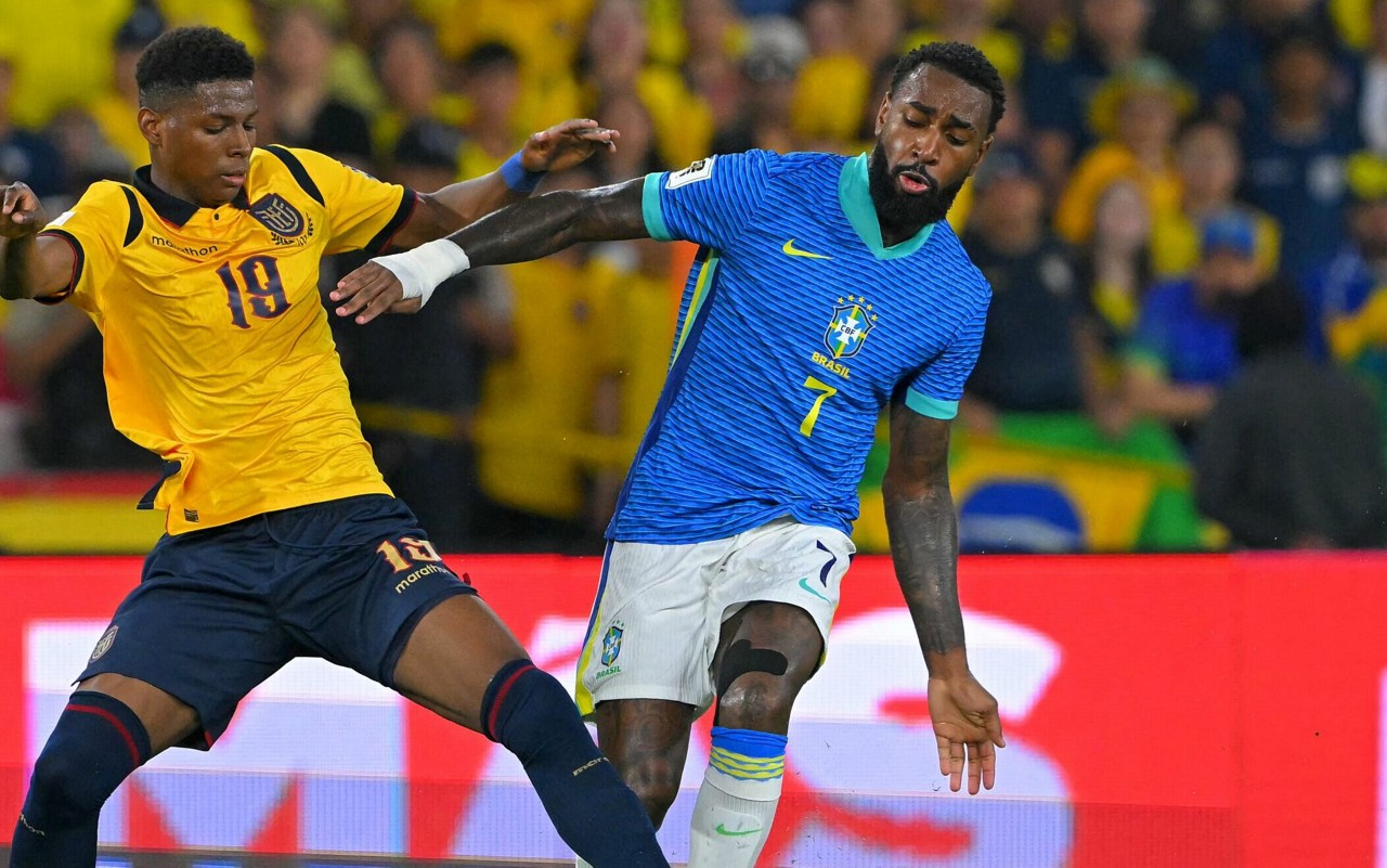 Gerson em Equador e Brasil (Foto: Rodrigo BUENDIA / AFP)