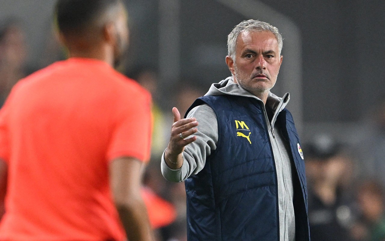 José Mourinho, técnico famoso por polêmicas em entrevistas (Foto: Ozan Kose/AFP)