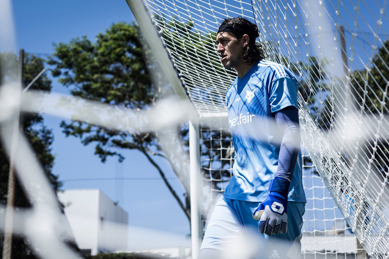 Goleiro Cássio durante período de treinamento na Toca da Raposa