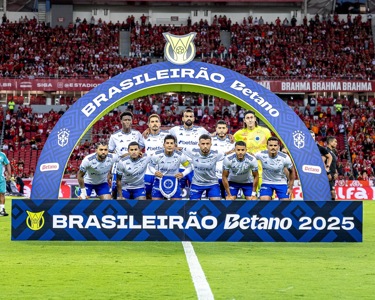 Jogadores do Cruzeiro posam para foto antes da partida contra o Internacional