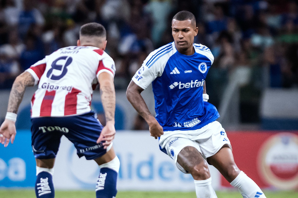 Walace contra o Unión Santa Fe, pela Copa Sul-Americana