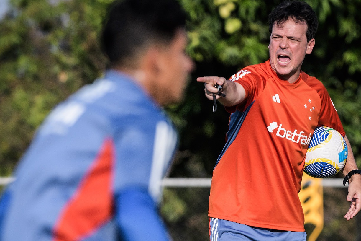 Fernando Diniz ainda não venceu nenhuma partida pelo Cruzeiro