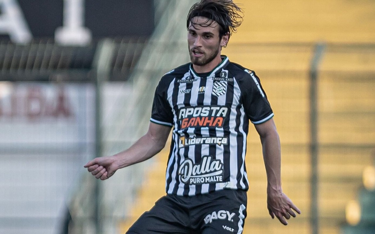 JP Iseppe irá para seu segundo ano vestindo a camisa do Figueirense (Foto: Divulgação / Figueirense FC)