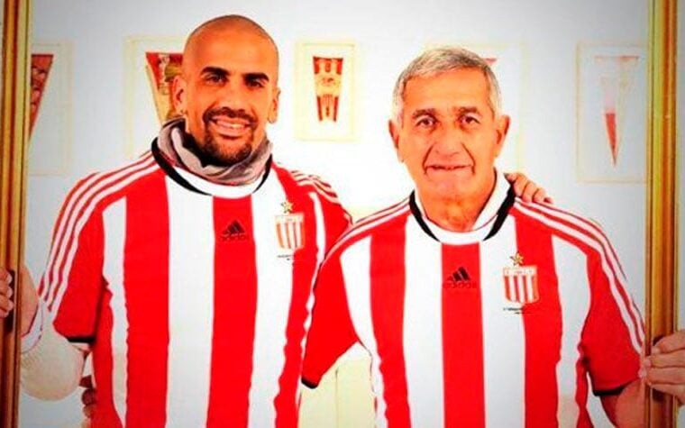 Juan Sebastián e Juan Ramón Verón foram ídolos do Estudiantes (Foto: Reprodução/Estudiantes)