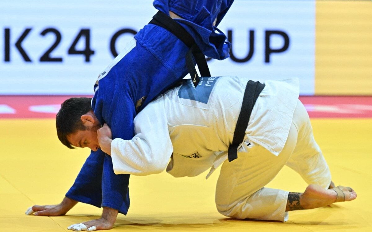 Brasileiro subiu ao pódio do Mundial pela segunda vez no domingo (15) (Foto: Attila KISBENEDEK / AFP)