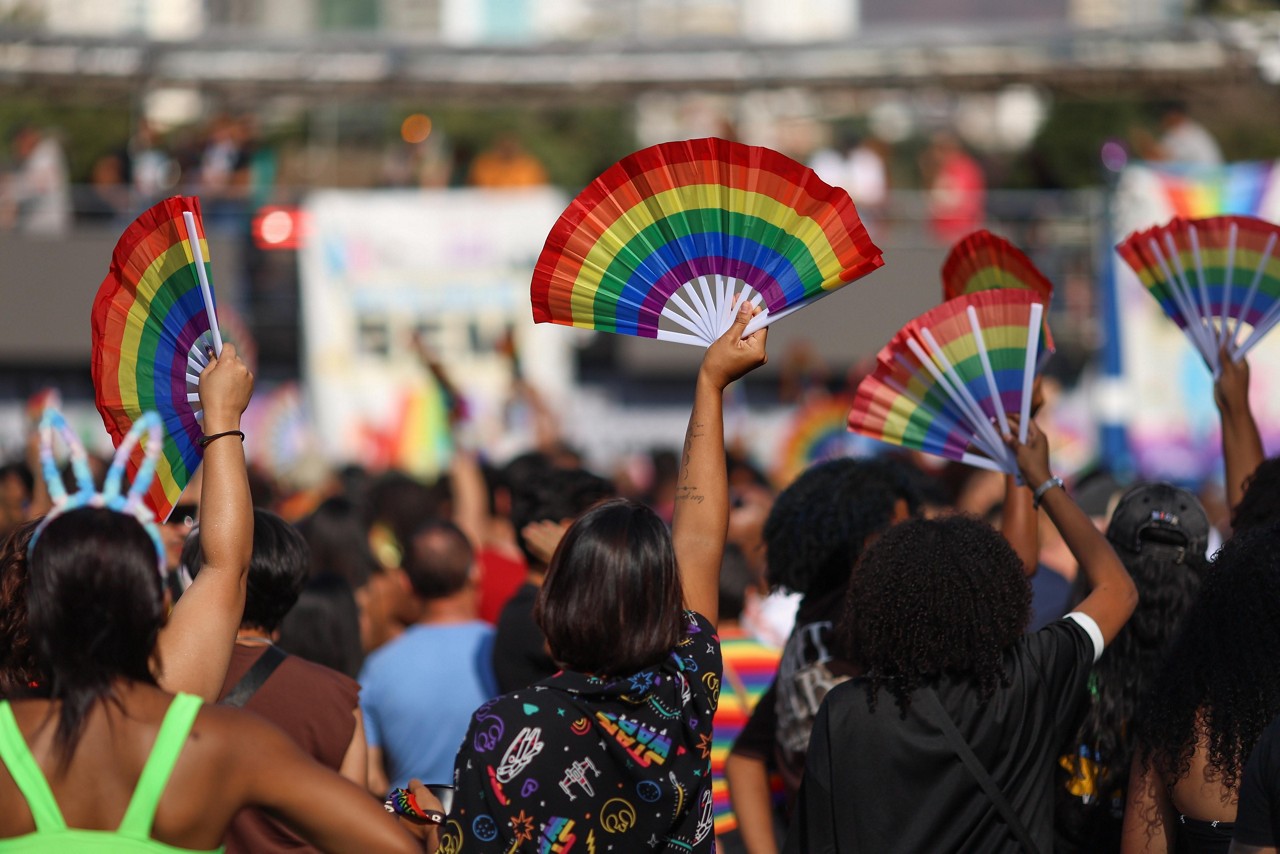 Vale ressaltar que o pânico moral responde aos anseios de um poder bélico sustentado na construção permanente do “outro” como inimigo