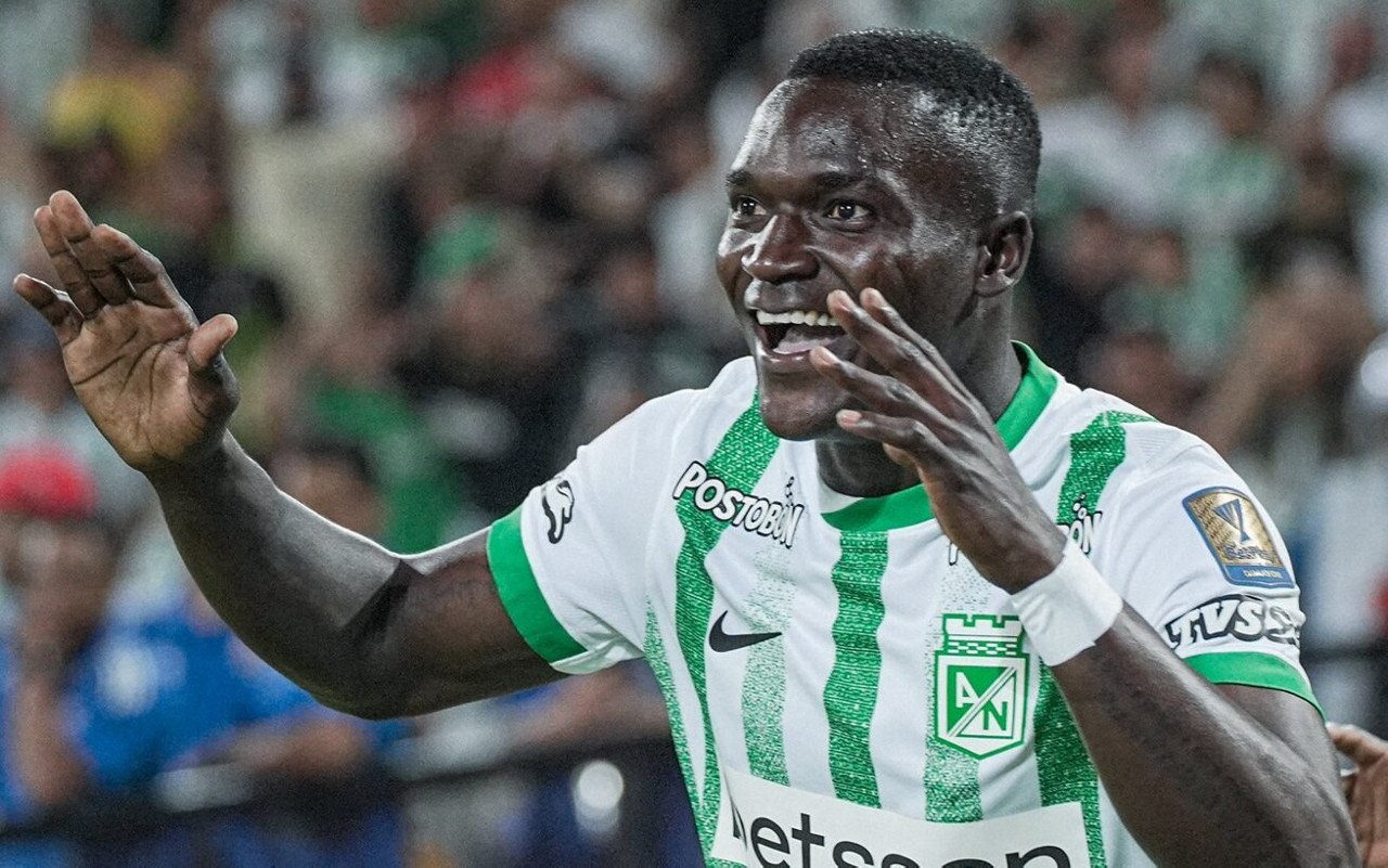 Kevin Viveros acerta com o Athletico por três anos. Foto: Divulgação/Atlético Nacional