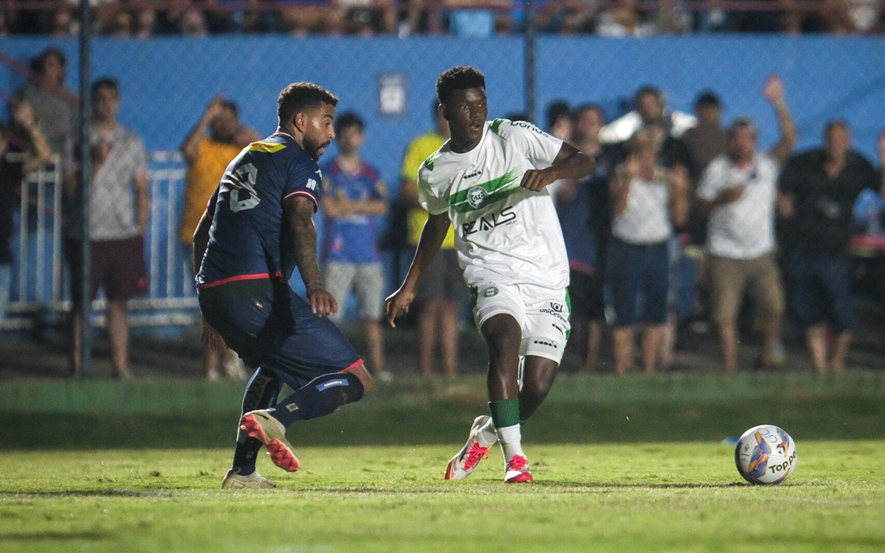 Khensane na partida Cianorte x Coritiba, pelo Paranaense 2025. Foto: JP Pacheco/Coritiba