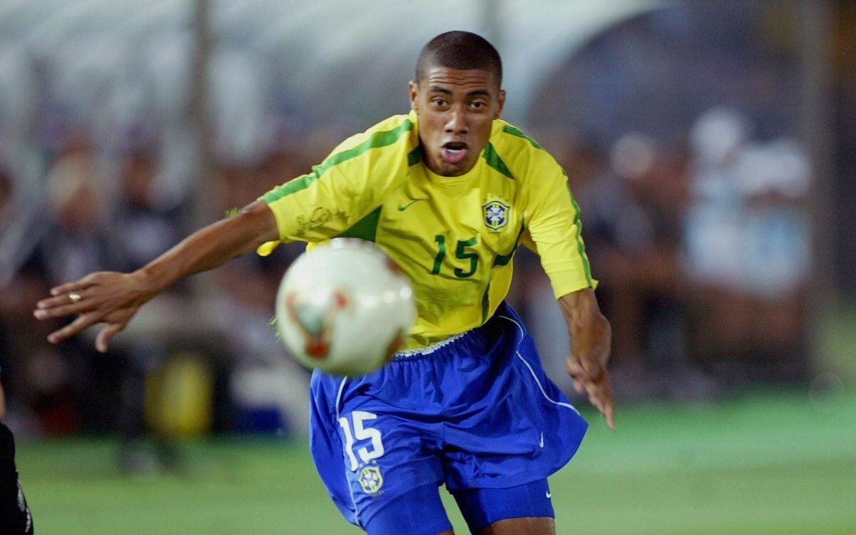 Kléberson foi campeão do mundo com a Seleção Brasileira, em 2002 (Foto: FIFA)