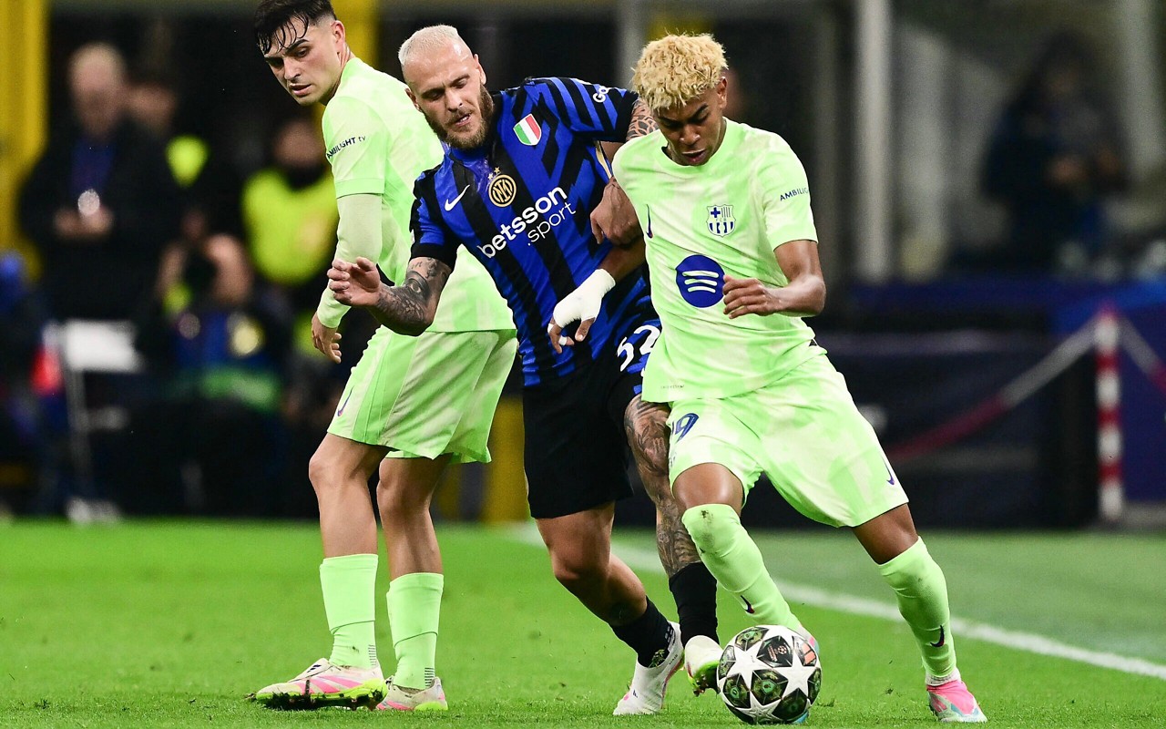 Lamine Yamal em ação do jogo do Barcelona contra Inter de Milão pela semifinal da Champions (Foto: Marco Bertorello/AFP)