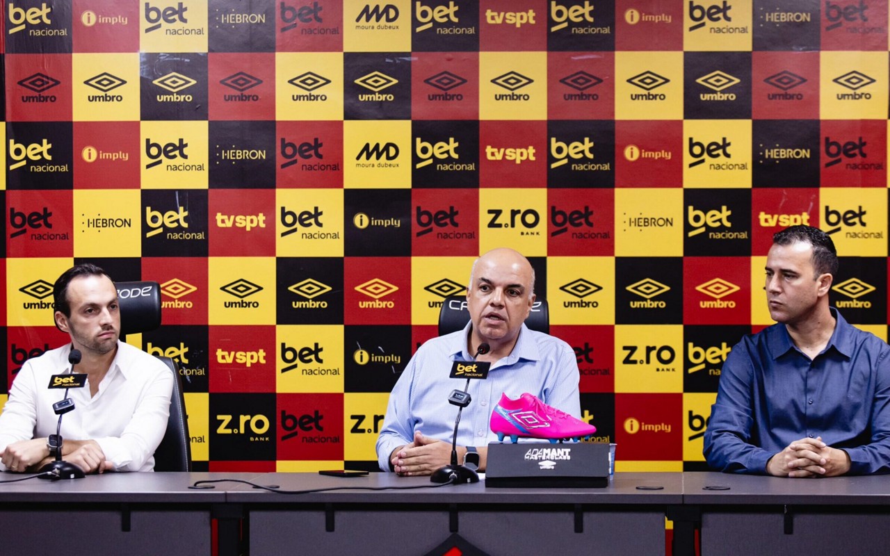 Enrico Ambrogini, Yuri Romão e Thiago Gasparino em entrevista coletiva no Sport. Foto: Divulgação/Sport