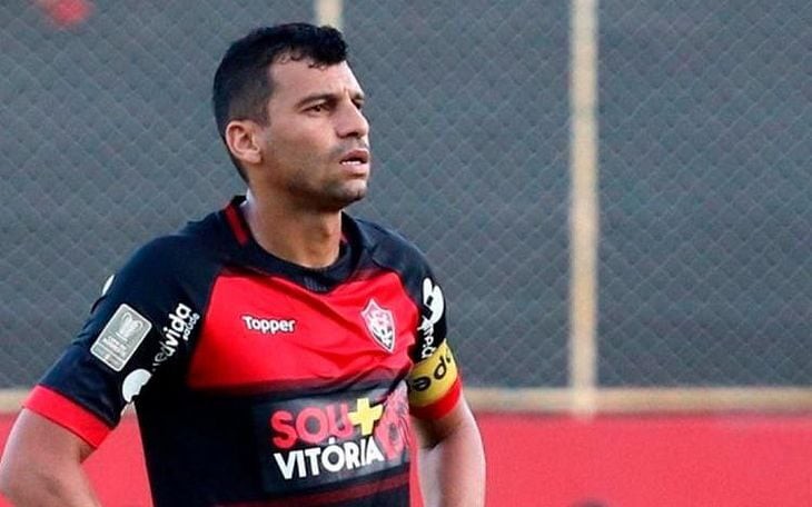Neto Baiano é o maior artilheiro do Barradão