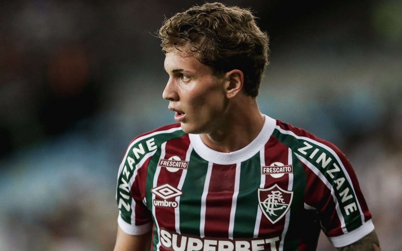 Léo Jance em campo pelo Fluminense (Foto: Lucas Merçon/FFC)