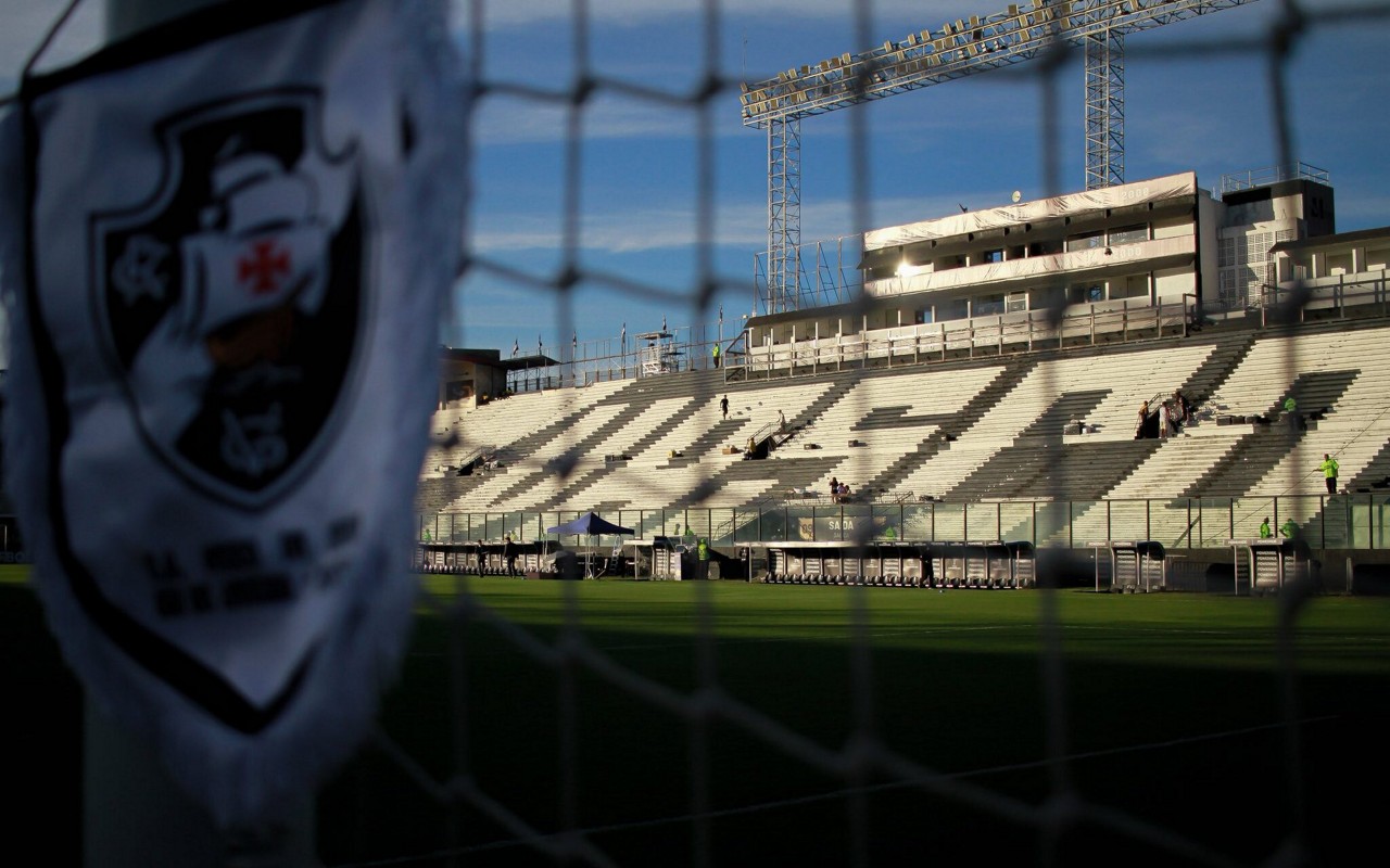 Vasco tem mais cinco jogadores em final de contrato além de Léo Jardim e Coutinho (Foto: Matheus Lima/Vasco)