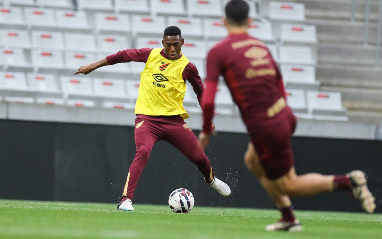 Léo Pelé é o capitão do Athletico em 2025. Foto: José Tramontin/Athletico