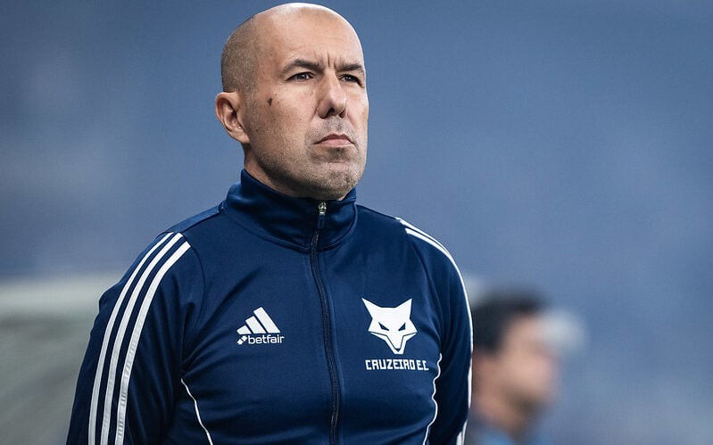 Leonardo Jardim reconhece que o Cruzeiro está com dificuldade em achar o reforço de que o time precisa (Foto: Gustavo Aleixo/Cruzeiro)