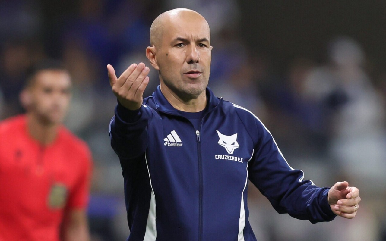 Leonardo Jardim quer reforços para algumas posições para equilibrar elenco do Cruzeiro (Foto: Gilson Lobo/AGIF)