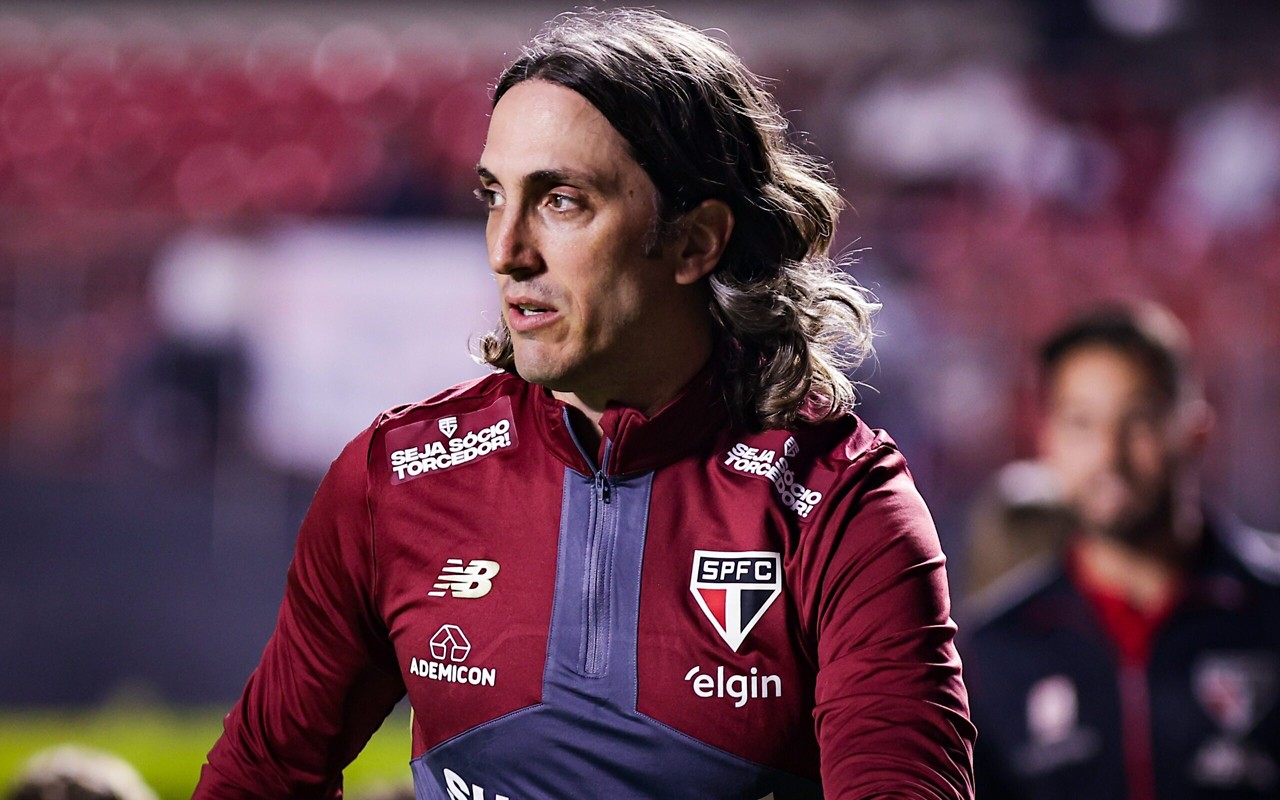 Zubeldía tem alguns objetivos à frente do São Paulo nesta Data Fifa (Foto: Fabio Giannelli/AGIF)