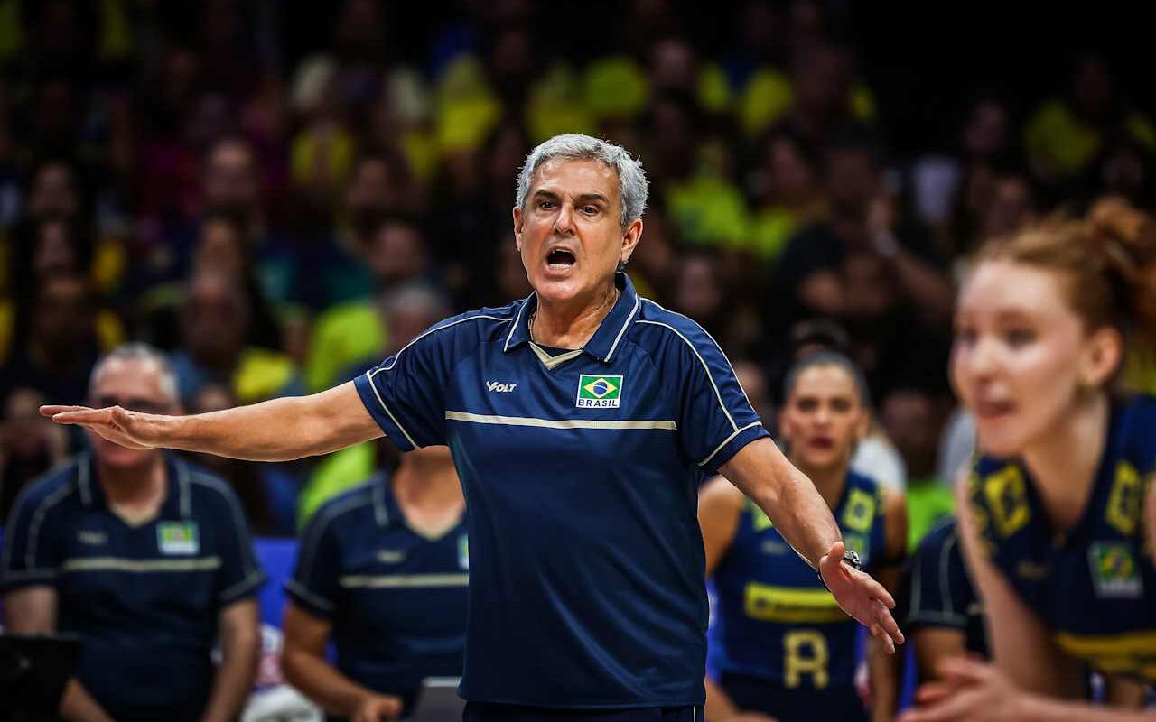 Zé Roberto Guimarães na Liga das Nações de Vôlei, no Maracãnazinho (Foto: VNL)