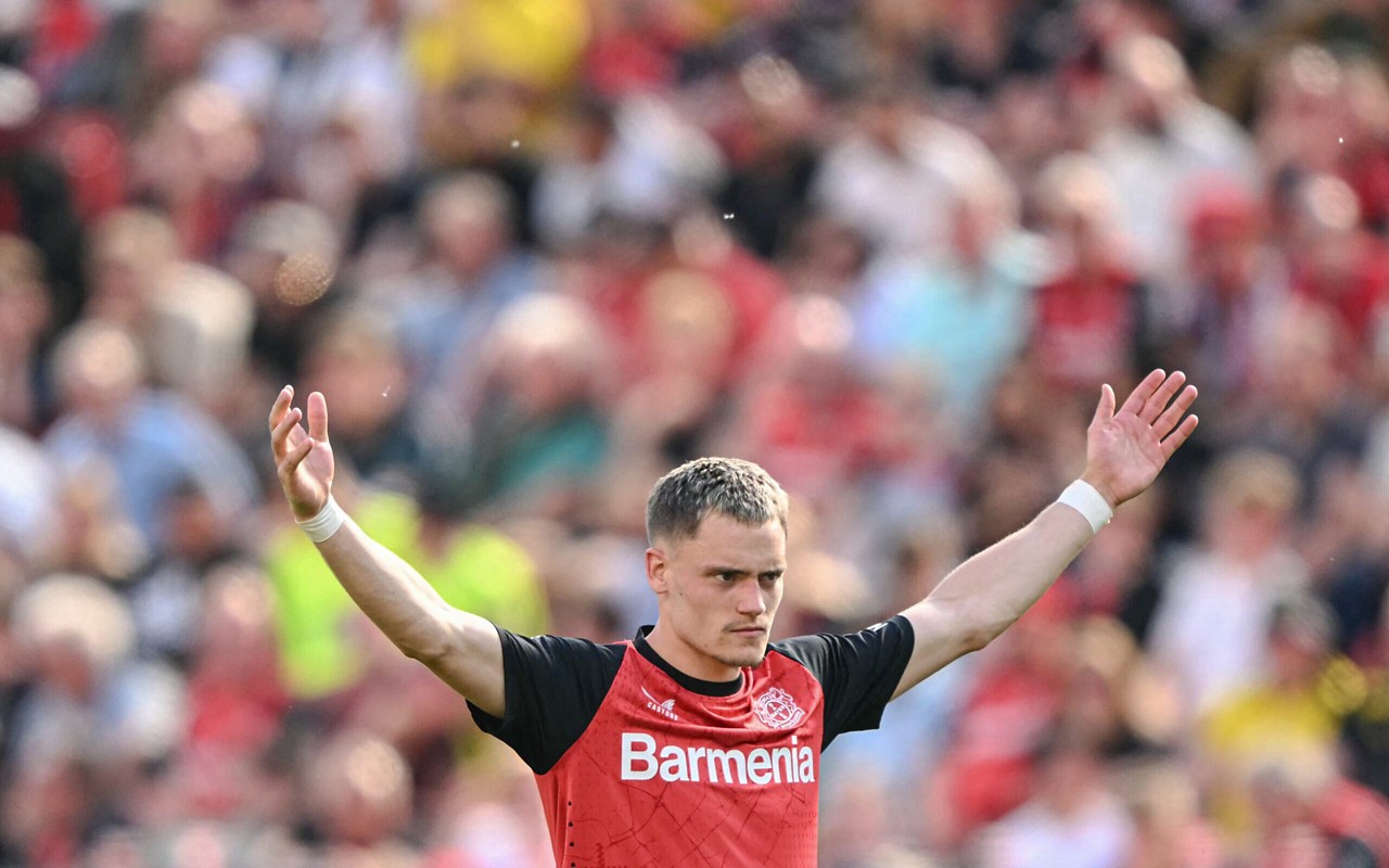 Alvo do Liverpool, Wirtz em jogo do Leverkusen contra o Dortmund (Foto: Ina Fassbender/AFP)